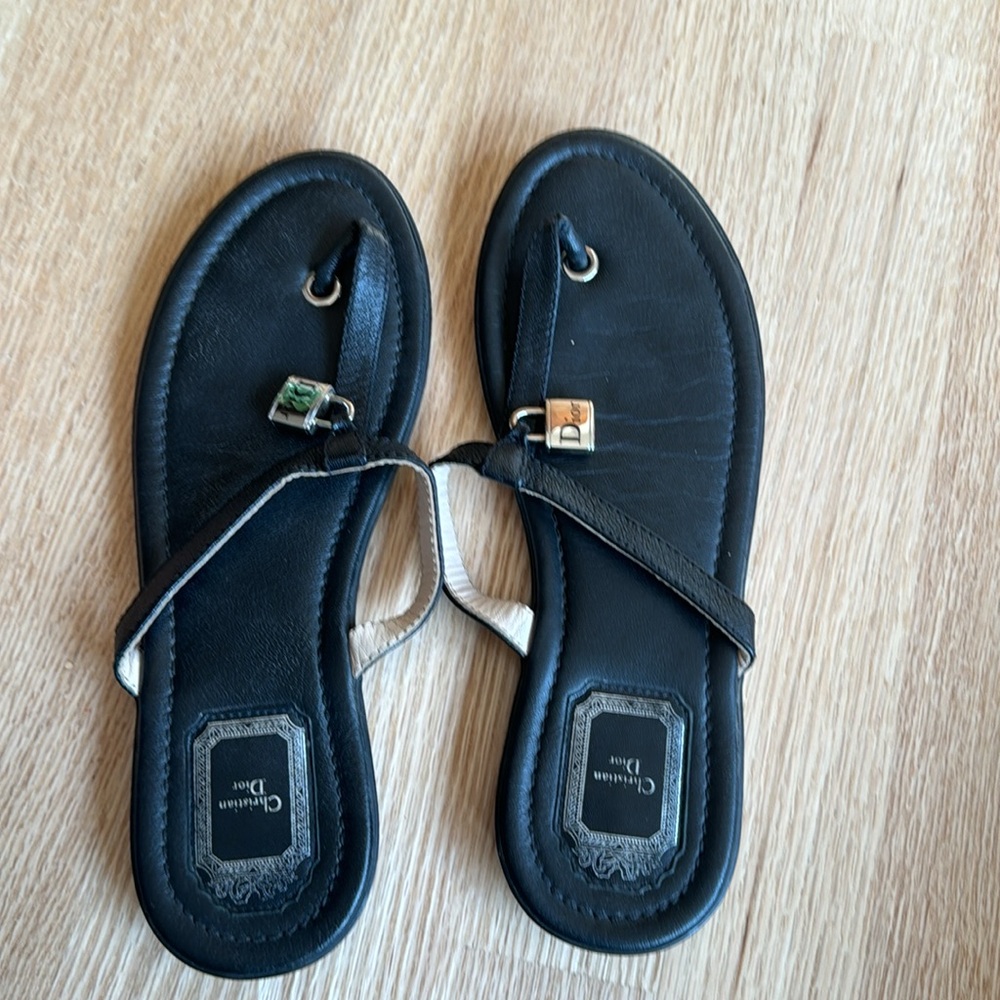 Authentic Christian Dior black leather thongs - Picture 8 of 8